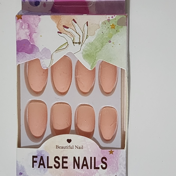 Press on Nails - Picture 7 of 9